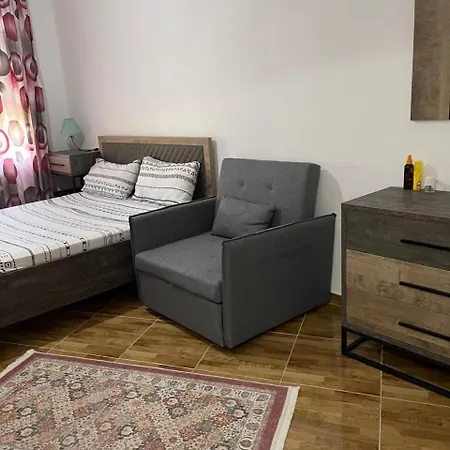 Apartment In The Center Of The 6 Minutes Walk From The
