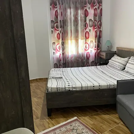 Apartment In The Center Of The 6 Minutes Walk From The *