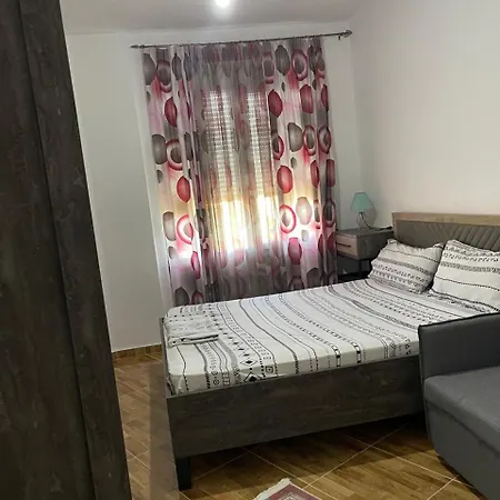 In The Center Of The 6 Minutes Walk From The