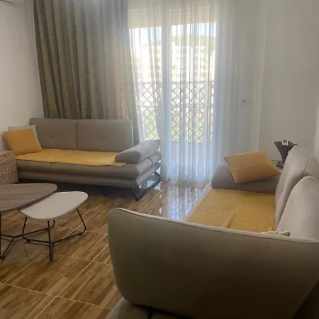 Apartment In The Center Of The 6 Minutes Walk From The Himare