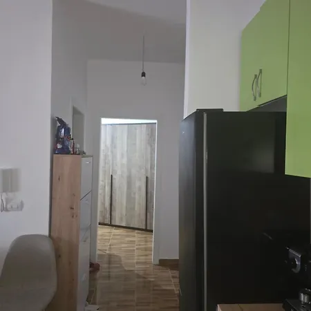 In The Center Of The 6 Minutes Walk From The Apartment